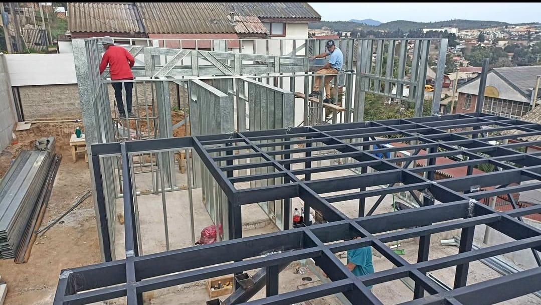 Construcción de estructura metálica para ampliación
